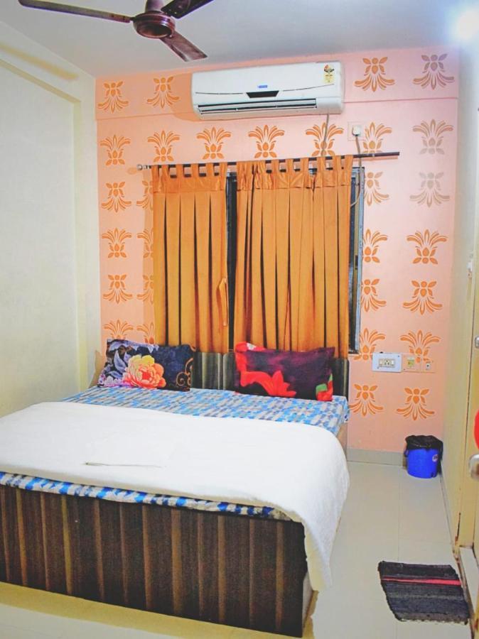 The Tavern Orchid Hotel Kolkata Luaran gambar