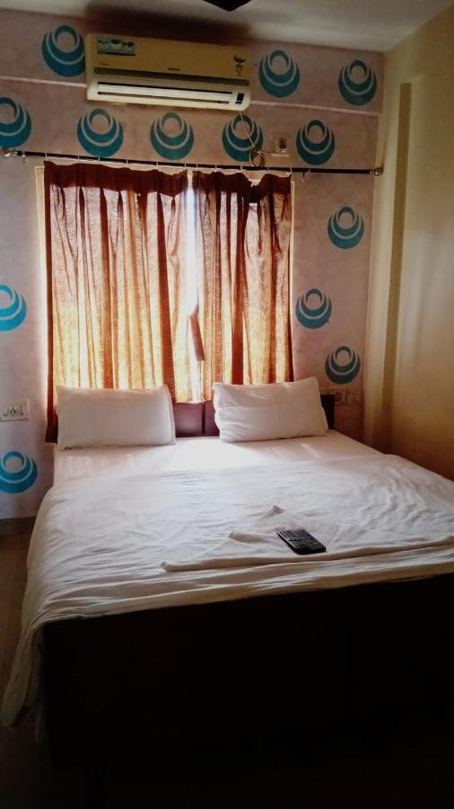 The Tavern Orchid Hotel Kolkata Luaran gambar