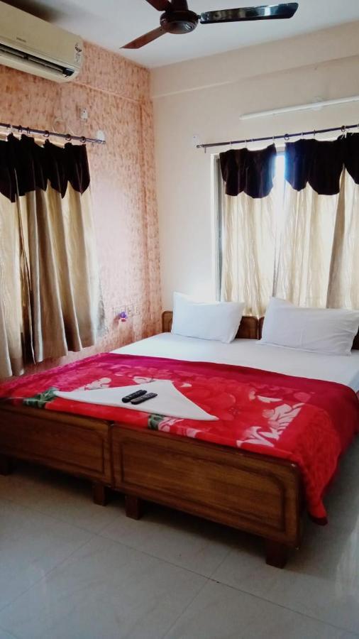 The Tavern Orchid Hotel Kolkata Luaran gambar