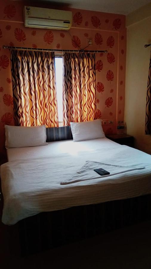 The Tavern Orchid Hotel Kolkata Luaran gambar
