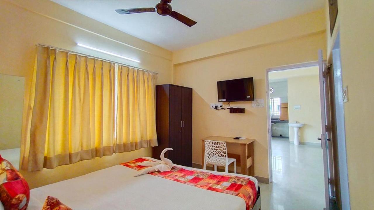 The Tavern Orchid Hotel Kolkata Luaran gambar
